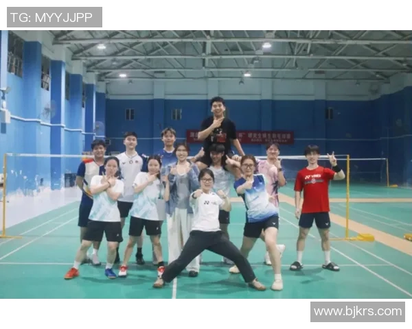 羽毛球热议：北京羽毛球队实力之争引发广泛关注与讨论