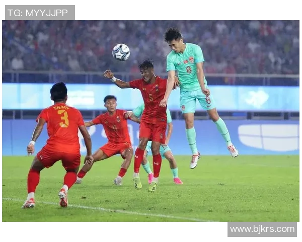 杭州足球队状态揭秘：巨献背后的拼搏与荣耀之路